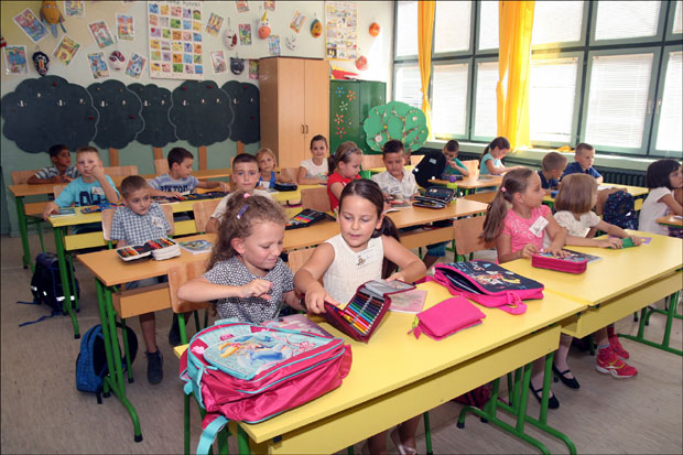 Ђака мање за целу школу!